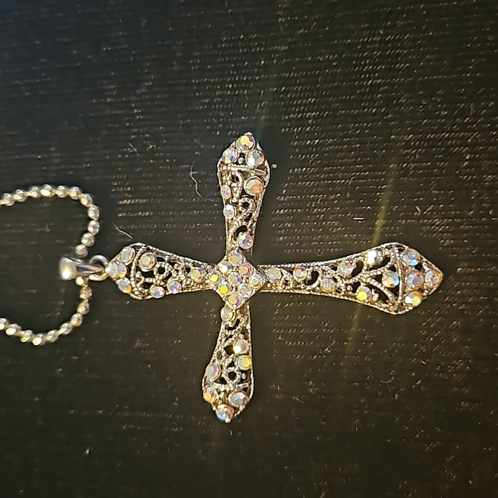 Premier Designs Angelina cross pendant